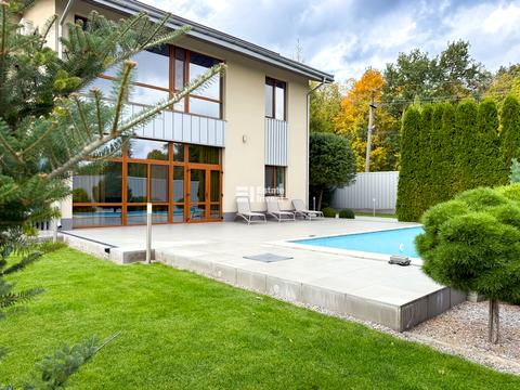 будинок за адресою Миру