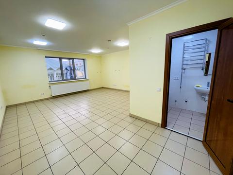 комерційна за адресою Староміська вул., 35