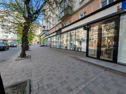 комерційна за адресою Князя Острозького вул., 1