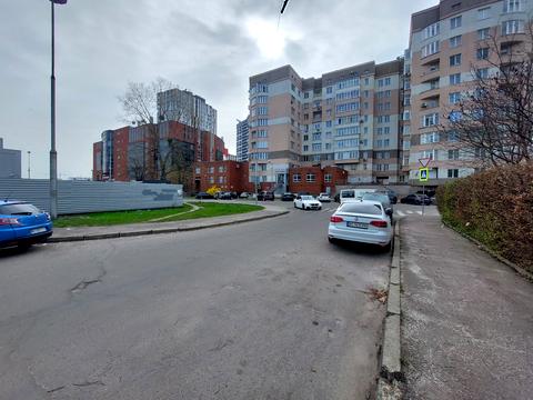 комерційна за адресою В'ячеслава Чорновола просп. (), 2