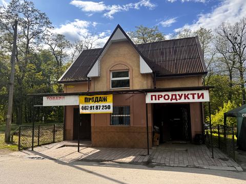 коммерческая по адресу Лісова, 1