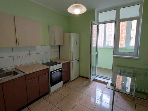 квартира за адресою Сім'ї Кульженків вул. (Петра Дегтяренка), 33