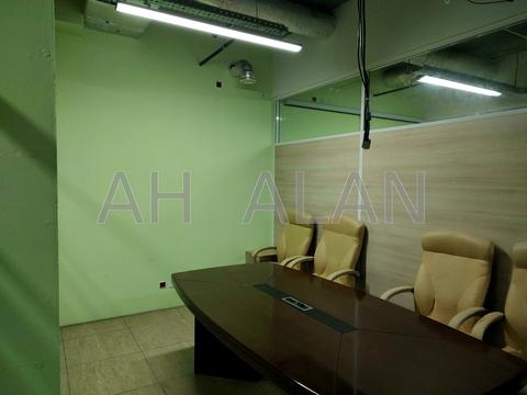 комерційна за адресою Вацлава Гавела бульв. (Івана Лепсе), 63