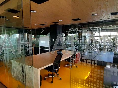 комерційна за адресою Вацлава Гавела бульв. (Івана Лепсе), 6