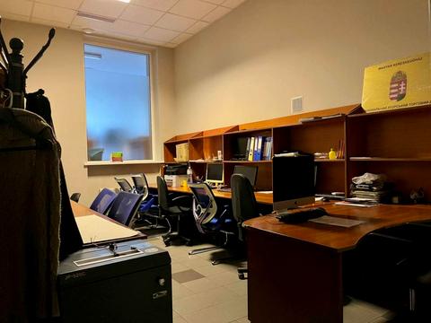 комерційна за адресою Одеської громади вул. (Авдєєва-Чорноморського), 2б