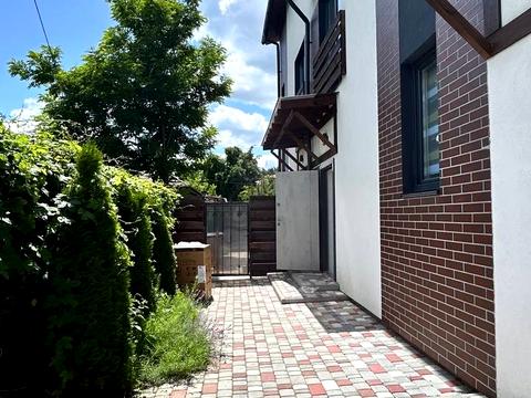 будинок за адресою Українська вул., 30б