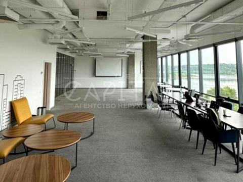 комерційна за адресою Дніпровська набережна вул., 1в
