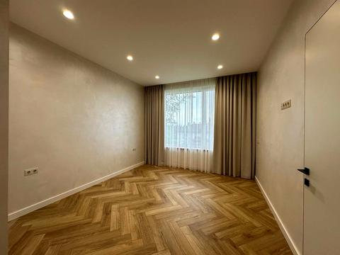 будинок за адресою Набережна вул.