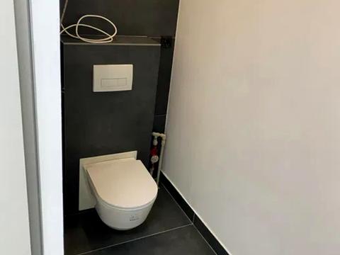 комерційна за адресою Межигірська вул., 87-А