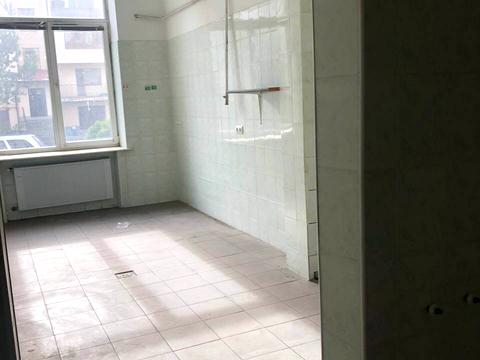 комерційна за адресою Павла Тичини вул., 2-А