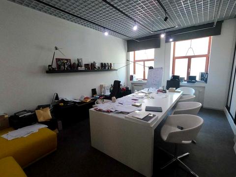 комерційна за адресою Воздвиженська вул., 14