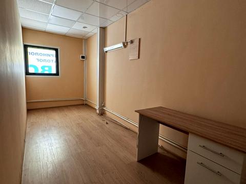 комерційна за адресою Калинівська вул., 13