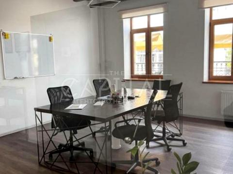 комерційна за адресою Верхній Вал вул., 10