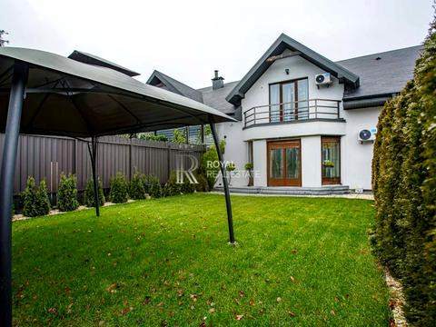 будинок за адресою с. Віта-поштова, Довженка, 1