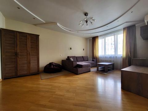 квартира за адресою Раїси Окіпної вул., 8