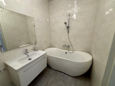 квартира за адресою Феодосійська вул., 2-Л