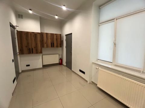 комерційна за адресою Замкова вул., 16