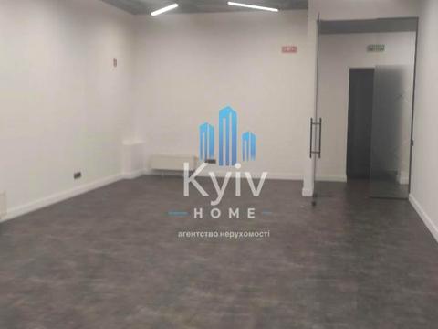 комерційна за адресою Михайла Максимовича вул. (Онуфрія Трутенка), 8