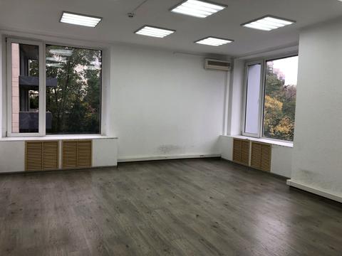 комерційна за адресою Болсуновська, 8