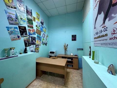 комерційна за адресою Сергія Подолинського вул. (Благоєва), 31г