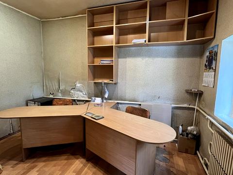 комерційна за адресою Челюскинців, 5