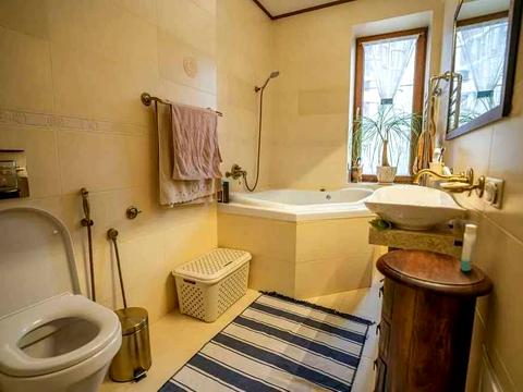 квартира за адресою Богдана Хмельницького вул., 66