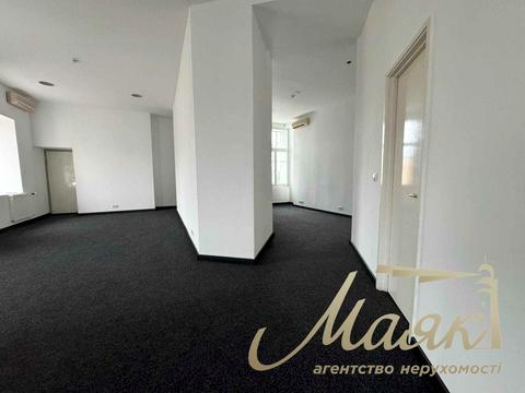 коммерческая по адресу Музейний пер., 4