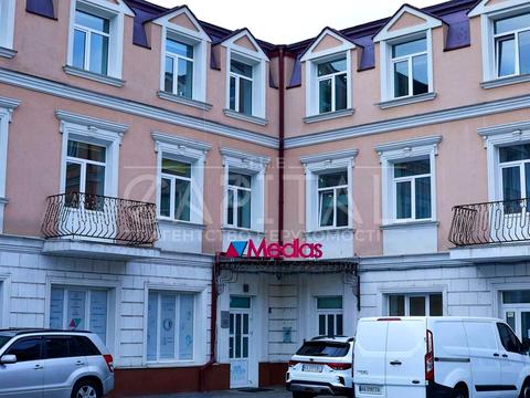 комерційна за адресою Хорива вул., 3-А