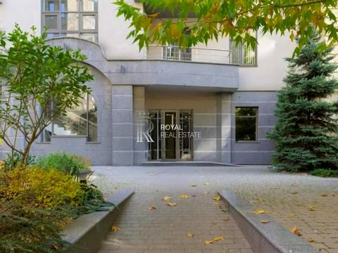 коммерческая по адресу Ивана Франко ул., 1