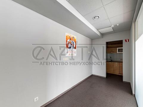 комерційна за адресою Велика Житомирська вул., 20-А