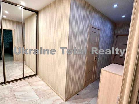 квартира за адресою Анни Ахматової вул., 30