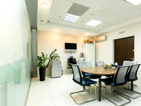 комерційна за адресою Антоновича вул. (Горького), 172