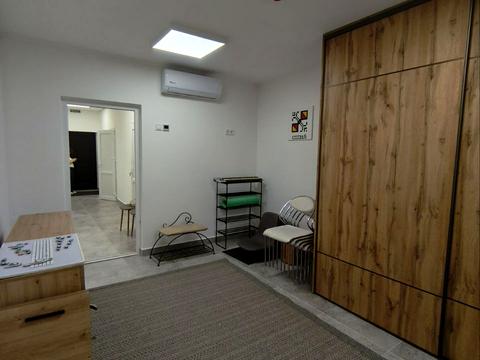 комерційна за адресою Кругла вул., 5-Б