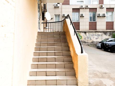 комерційна за адресою Антоновича вул. (Горького), 59