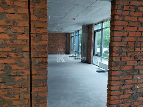 комерційна за адресою Деміївська вул., 27