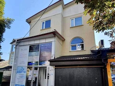 комерційна за адресою Грушевського пров., 63