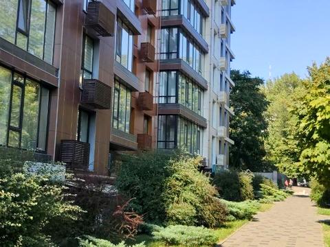 комерційна за адресою Левка Лук'яненка вул. (Василя Жуковського), 18