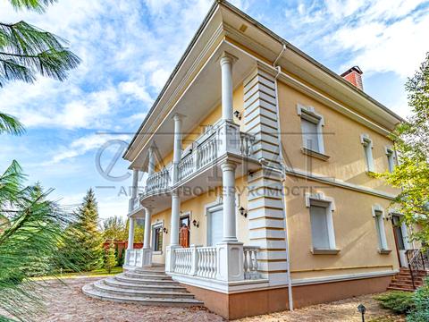 будинок за адресою Лісна