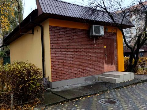 коммерческая по адресу Иоанна Павла II ул. (Будівельників), 20
