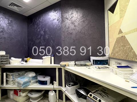 комерційна за адресою Пилипа Орлика вул. (Паризької Комуни), 40