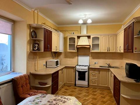 квартира за адресою Білозіра, 8