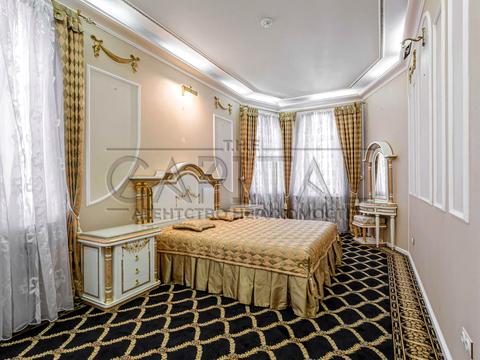 комерційна за адресою Патріарха Володимира Романюка вул. (Жовтнева), 2Б