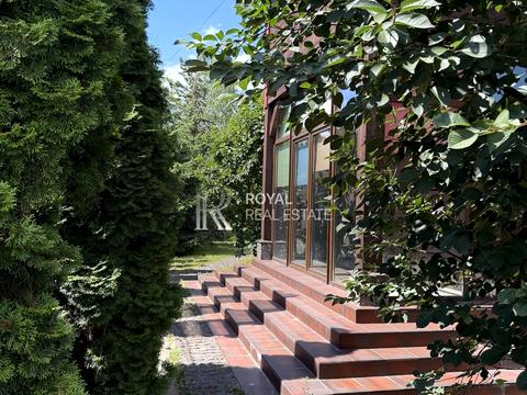 будинок за адресою Українського Відродження