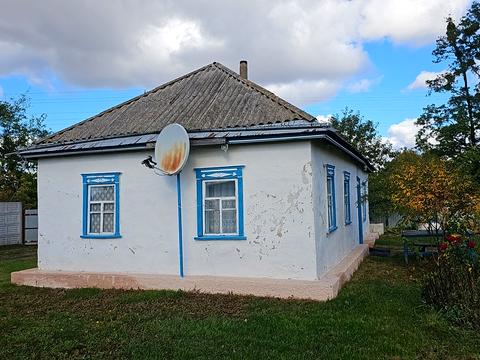 будинок за адресою с. Плужники, Червоноармійська