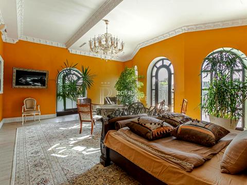 будинок за адресою вул. Редутна