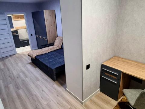 квартира за адресою Домбровського вул., 3