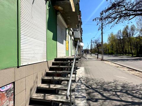 комерційна за адресою Хмельницкого Б., 25