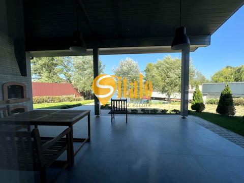 будинок за адресою с. Вишеньки, Центральная