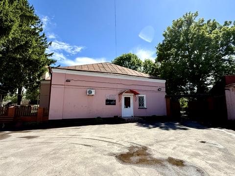 комерційна за адресою Центральна, 19
