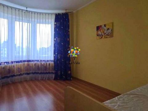 квартира за адресою Анни Ахматової вул., 18